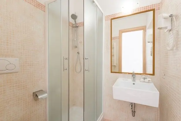 Classic Tek Büyük veya İki Ayrı Yataklı Oda