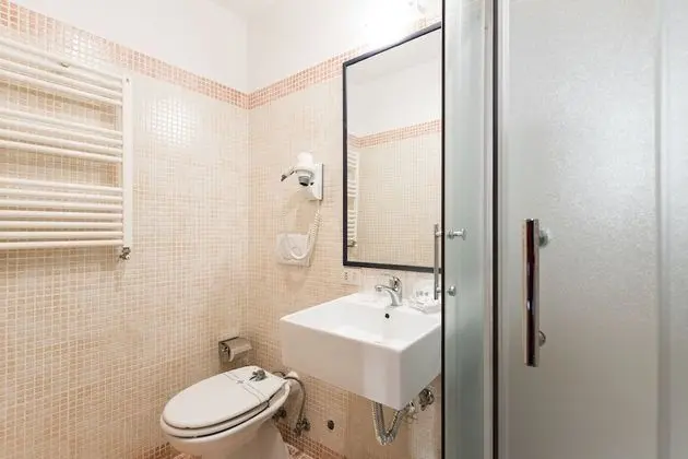 Classic Tek Büyük Yataklı Oda