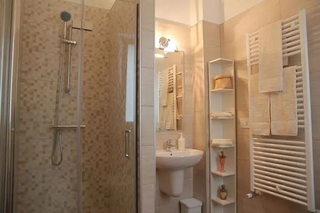 Standard Apart Daire, Kule