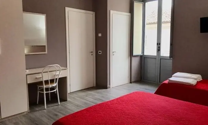 Standard Tek Büyük Yataklı Oda