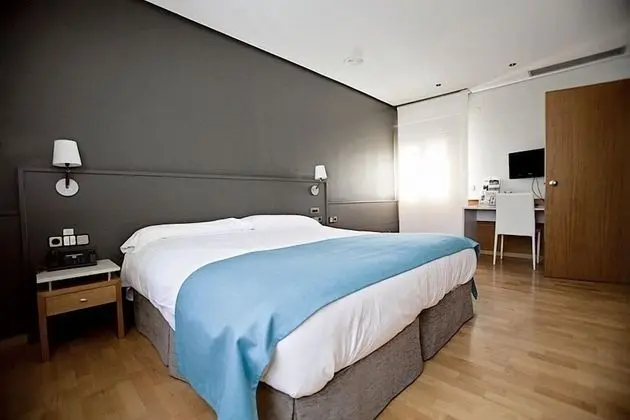 Büyük Yataklı Tek Kişilik Oda