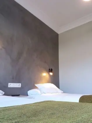 İki Ayrı Yataklı Oda, Ortak Banyo