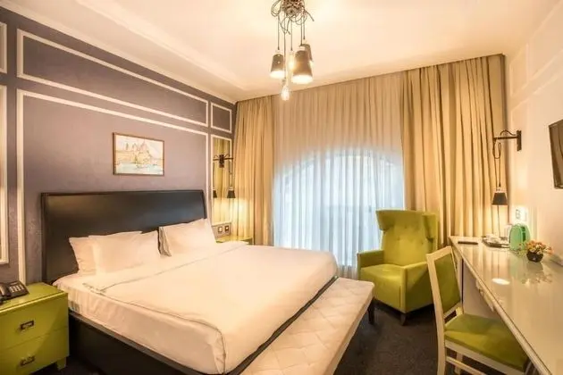Deluxe Tek Büyük Yataklı Oda