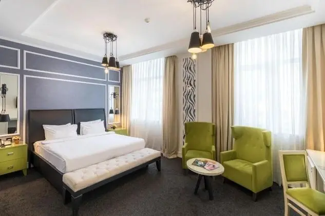 Deluxe Tek Büyük Yataklı Oda