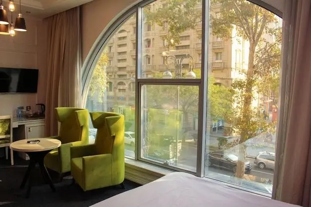 Deluxe Tek Büyük Yataklı Oda