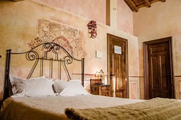 Büyük Yataklı Tek Kişilik Oda