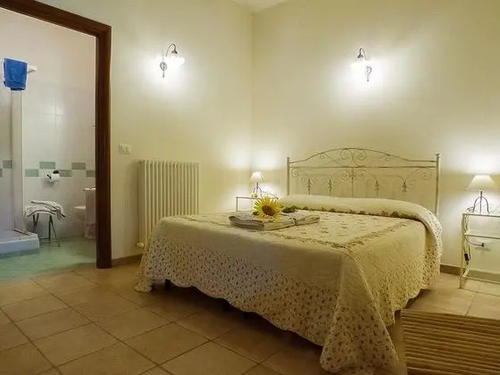 Büyük Yataklı Tek Kişilik Oda