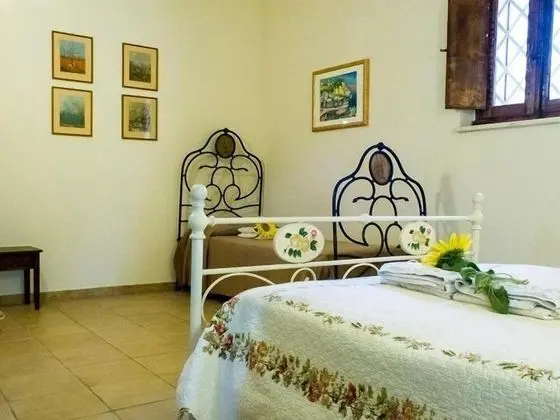 Büyük Yataklı Tek Kişilik Oda