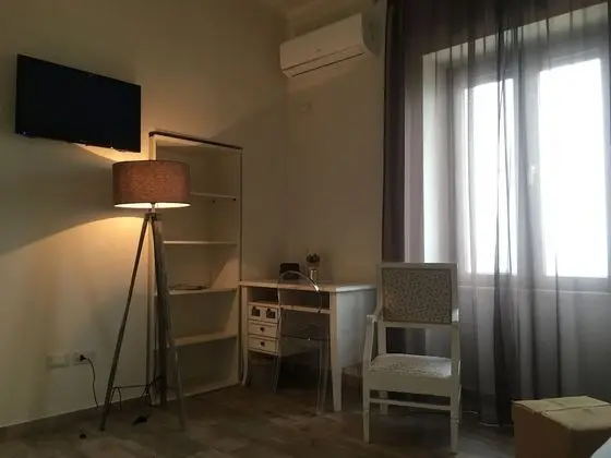 Senior Tek Büyük Yataklı Oda