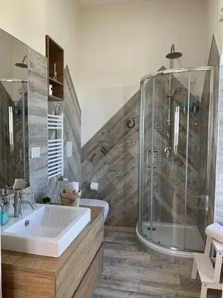 Senior Tek Büyük Yataklı Oda