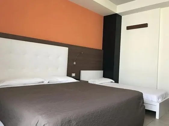 Basic Üç Kişilik Oda