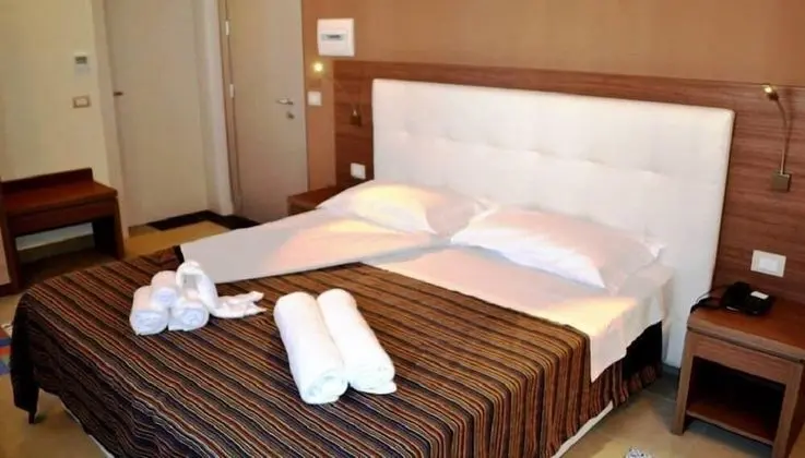 Tek Büyük veya İki Ayrı Yataklı Oda