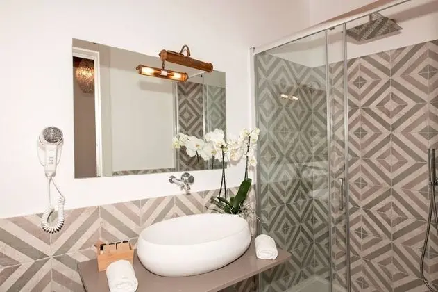 Comfort Tek Büyük veya İki Ayrı Yataklı Oda