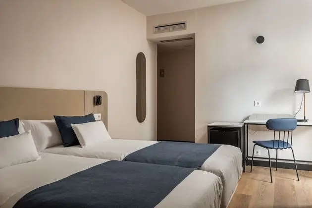 Tek Büyük veya İki Ayrı Yataklı Oda