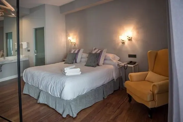 Standard Büyük Yataklı Tek Kişilik Oda