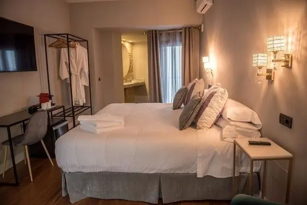 Standard Büyük Yataklı Tek Kişilik Oda