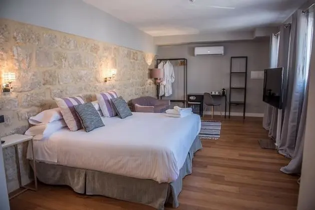 Superior Tek Büyük veya İki Ayrı Yataklı Oda