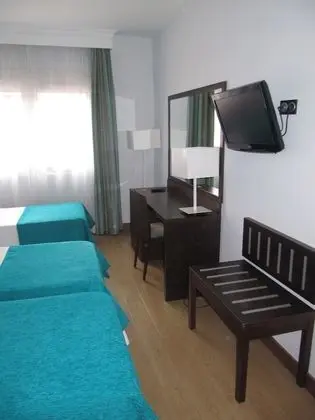 Tek Büyük Yataklı Oda (2 Adults + 1 Child)