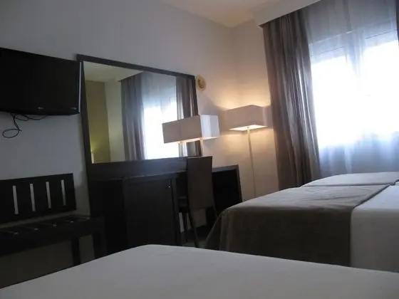 Tek Büyük Yataklı Oda (2 Adults + 1 Child)