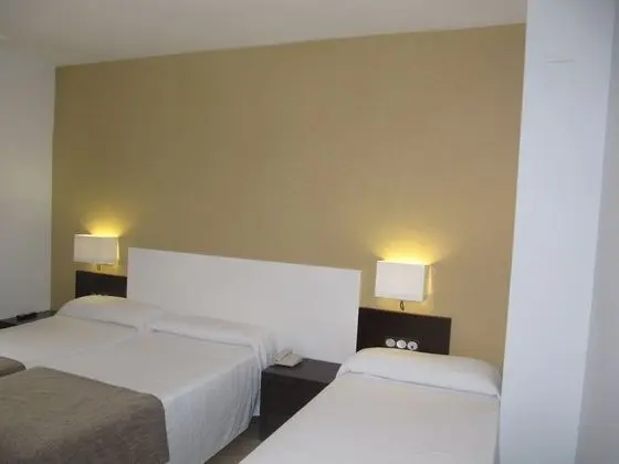 Tek Büyük Yataklı Oda (2 Adults + 1 Child)
