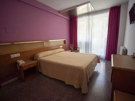 Standard Tek Büyük veya İki Ayrı Yataklı Oda