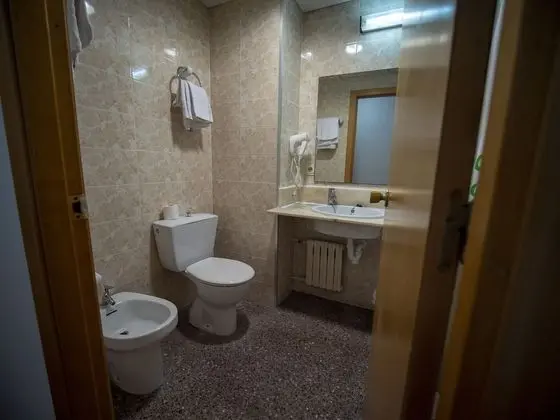 Standard Tek Büyük veya İki Ayrı Yataklı Oda