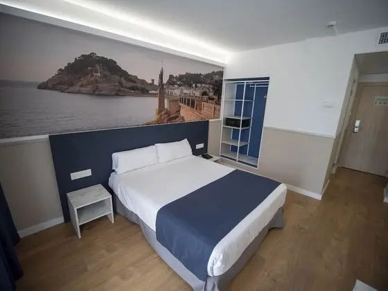 Superior Tek Büyük Yataklı Oda (2 Adults)