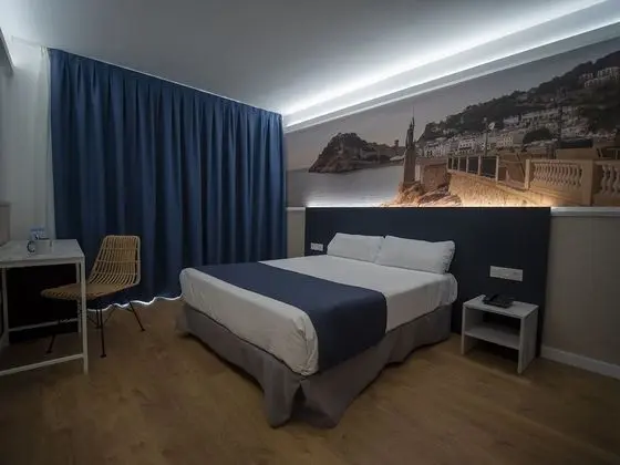 Superior Tek Büyük Yataklı Oda (2 Adults)