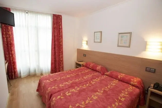 Standard Tek Büyük veya İki Ayrı Yataklı Oda