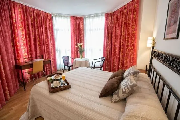 Standard Tek Büyük veya İki Ayrı Yataklı Oda