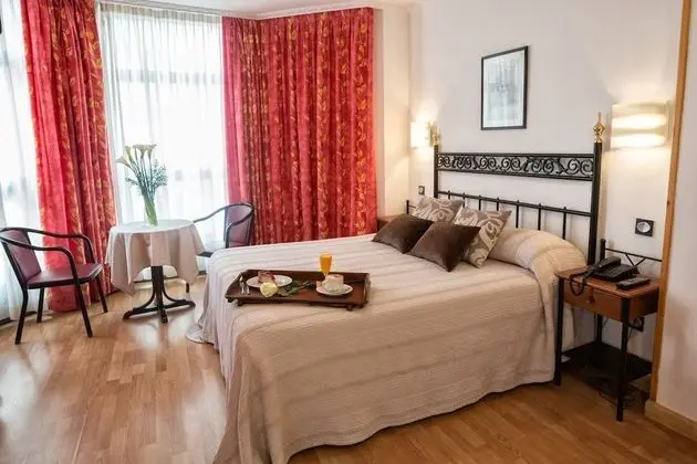 Standard Tek Büyük veya İki Ayrı Yataklı Oda