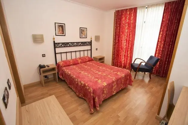 Standard Tek Büyük veya İki Ayrı Yataklı Oda