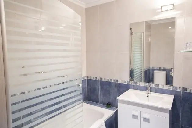 Standard Tek Büyük veya İki Ayrı Yataklı Oda