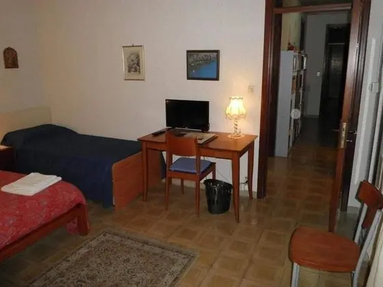 Üç Kişilik Oda