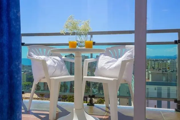 Dört Kişilik Oda (3 adults, 1 child)