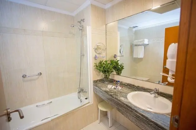 Dört Kişilik Oda (3 adults, 1 child)