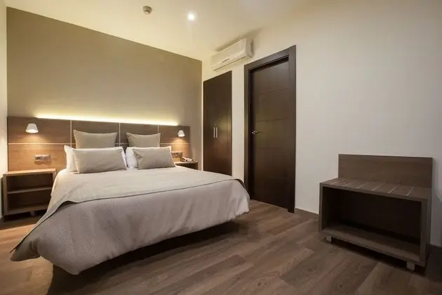 Büyük Yataklı Tek Kişilik Oda