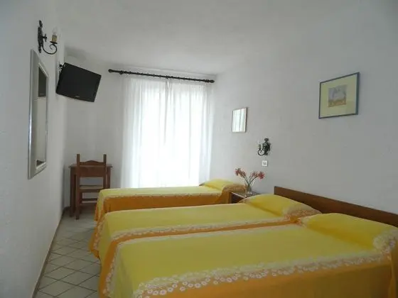 Üç Kişilik Oda