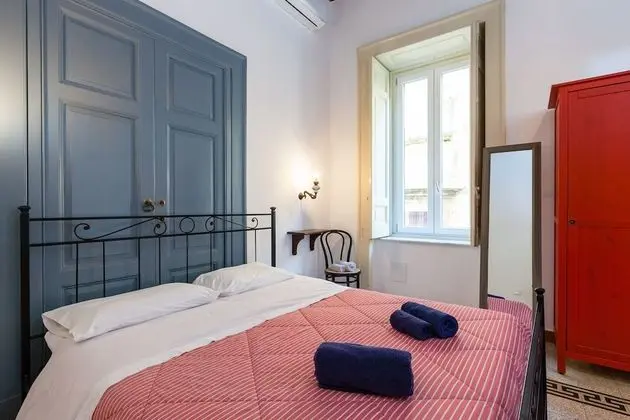 Classic Tek Büyük Yataklı Oda