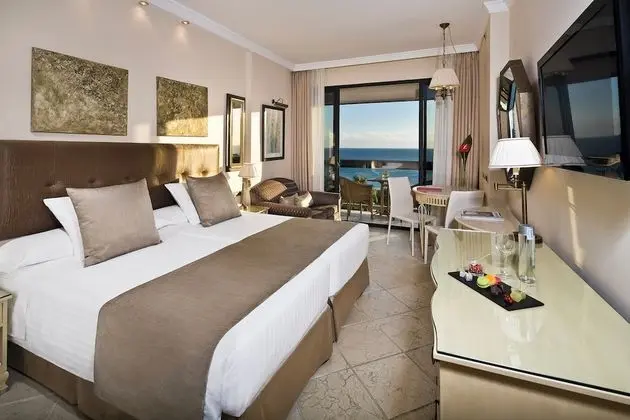 Premium Interconnected Room
