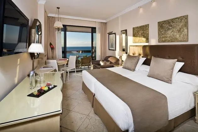 Premium Interconnected Room