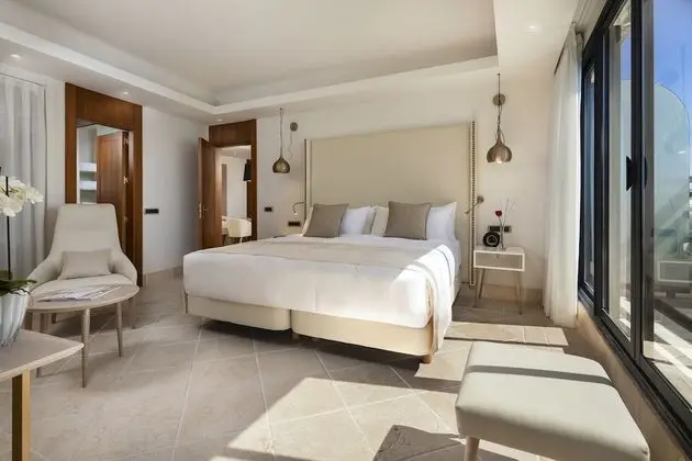 Presidential Suite Red Level