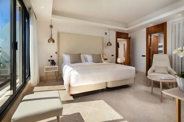 Presidential Suite Red Level