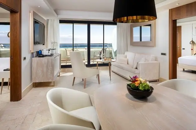 Presidential Suite Red Level