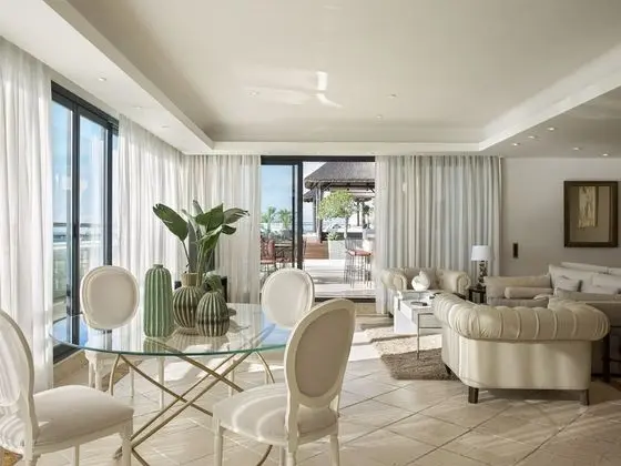 Suite Penthouse Moet Chandon (Red Level Lounge Access)