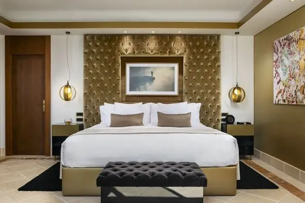 Suite Penthouse Moet Chandon (Red Level Lounge Access)