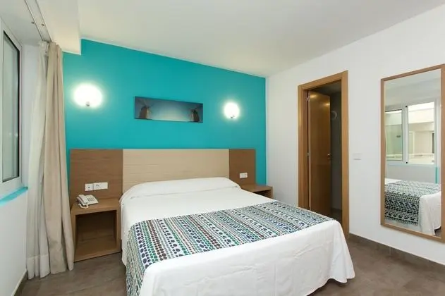 Tek Büyük Yataklı Oda, Balkon, Avlu Manzaralı