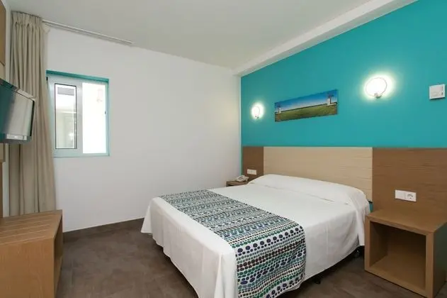 Tek Büyük Yataklı Oda, Balkon, Avlu Manzaralı
