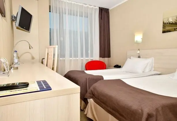 Business Tek Büyük veya İki Ayrı Yataklı Oda