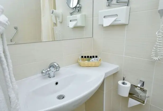 Standard Tek Büyük veya İki Ayrı Yataklı Oda